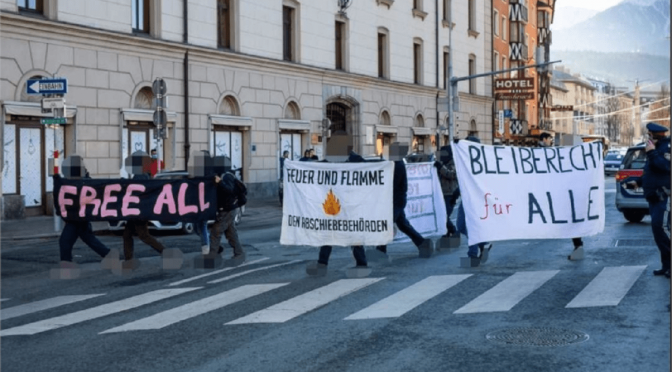 Innsbruck, Austria: Blokady przeciwko deportacjom